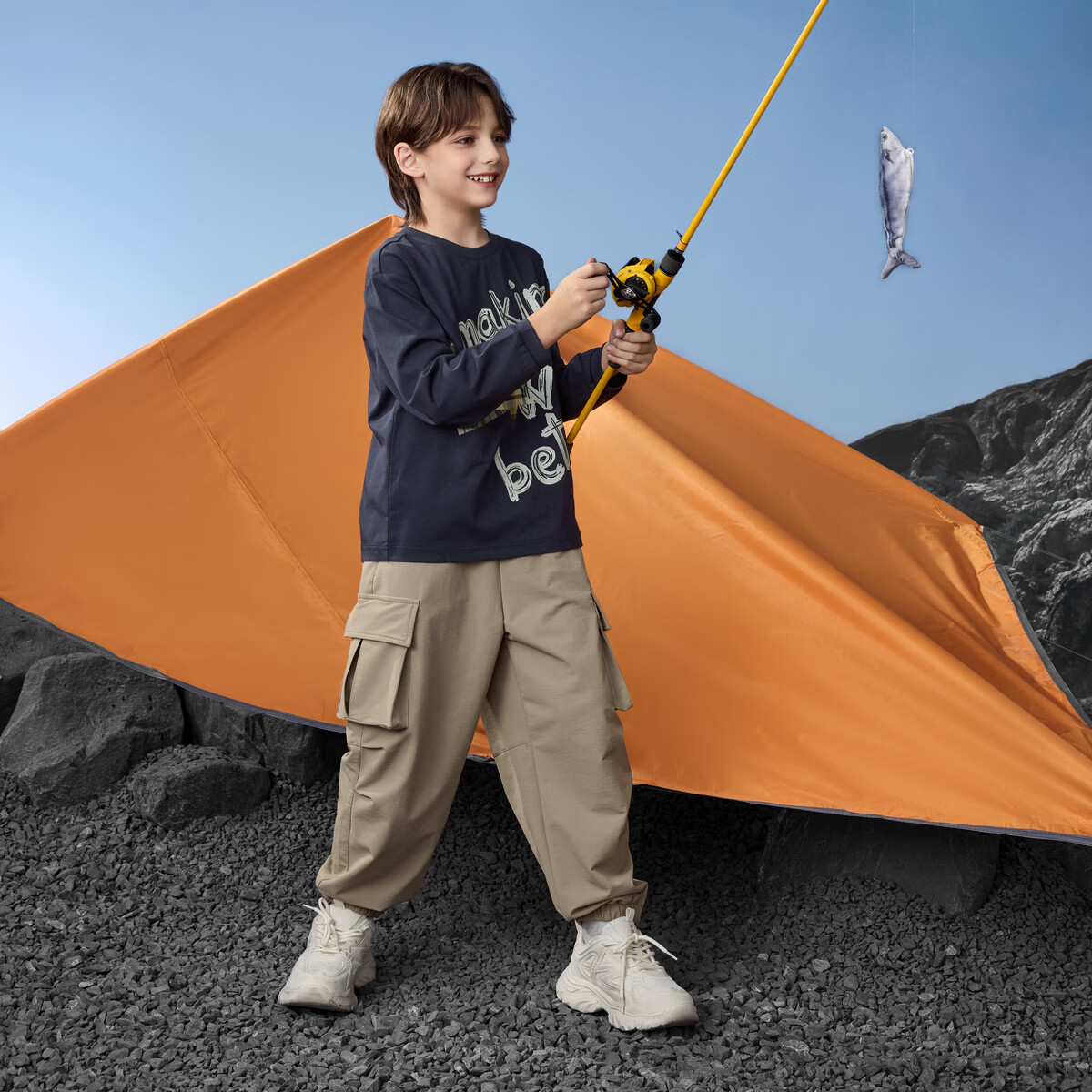 马骑顿(MQD)男童25秋新款学院风街潮撞色领口卡通长袖T恤亲肤打底衫内搭 藏青 140