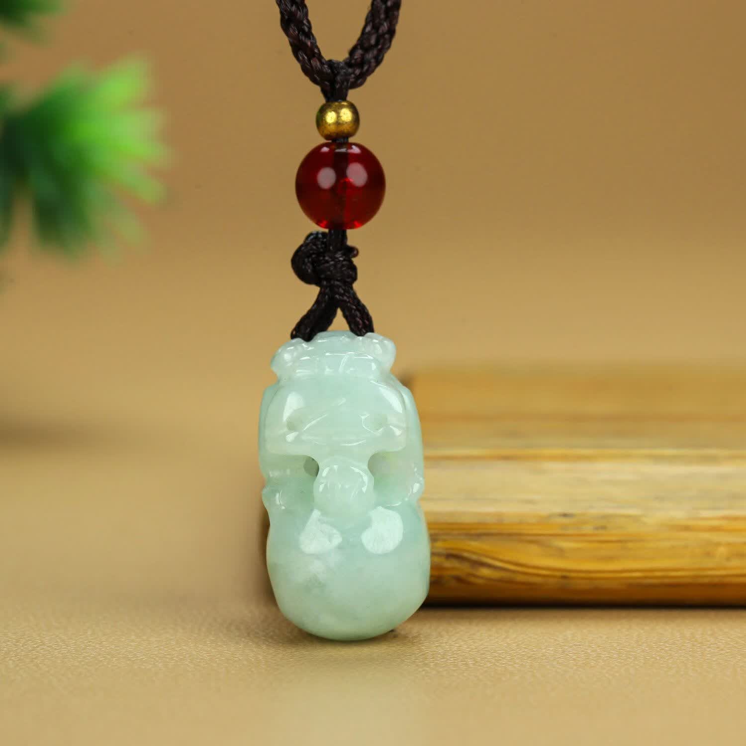 a货翡翠貔貅有求必应挂坠时尚百搭白色时尚百搭配饰配绳随机镶嵌 吊坠