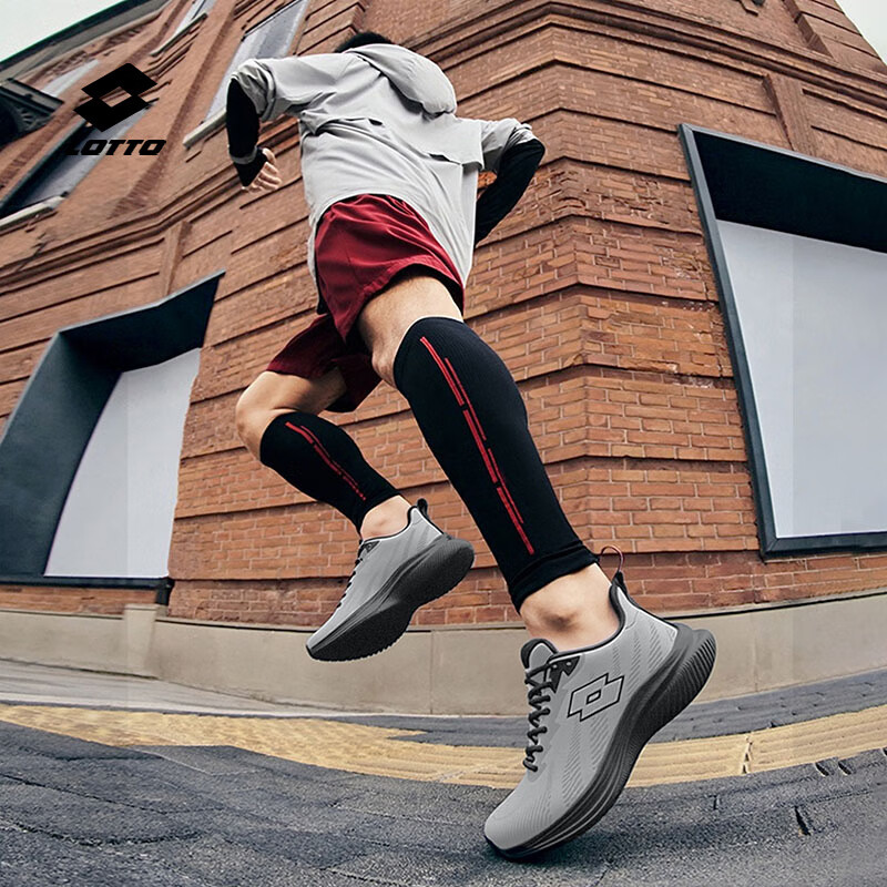 乐途（LOTTO）跑步鞋男鞋运动鞋男款皮面春冬防泼水官方黑色男士休闲跑步鞋子男 玛瑙灰【皮面防泼水男女同款】 42