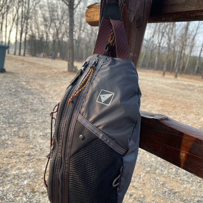 KLATTERMUSEN攀山鼠新款男女戶外運(yùn)動(dòng)休閑腰包5L斜挎包輕便容量大 黑色