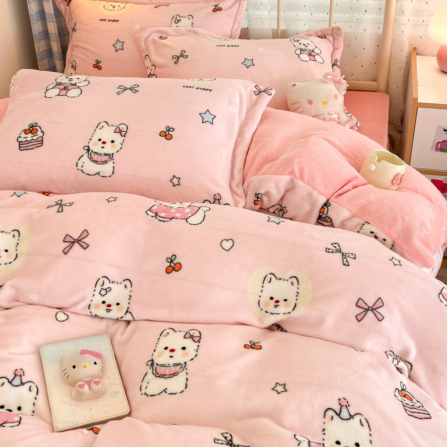 多兰诗牛奶绒四件套 秋冬保暖雪花绒单双人宿舍家用珊瑚绒床单四件套 茶派小狗粉 1.8米 床单款 （被套200*230cm） 四件套