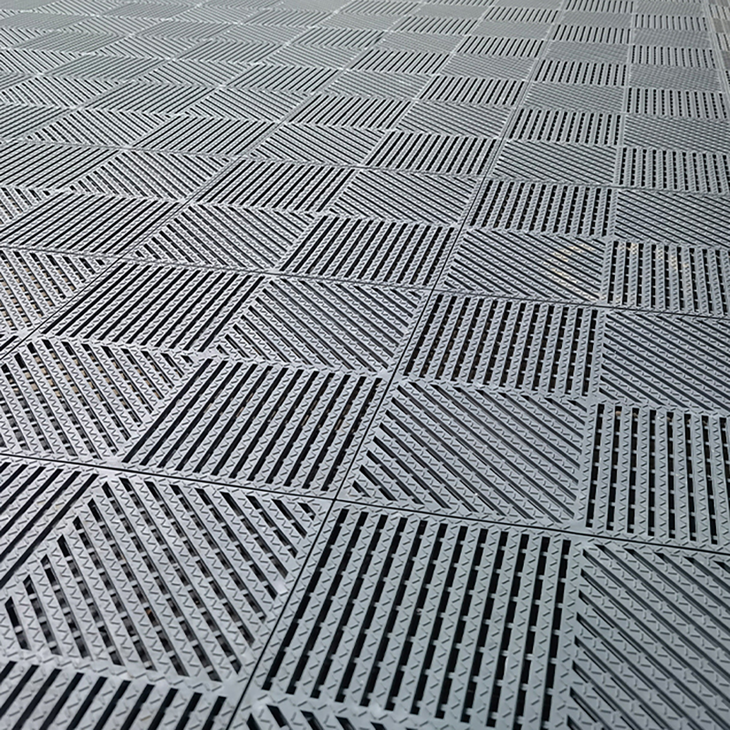 德洁（DEJIE）浴室专用防滑地垫淋浴冲凉房洗澡脚垫卫生间洗手池游泳馆镂空疏水 斜纹深灰色 30cm*30cm 20件数 片装