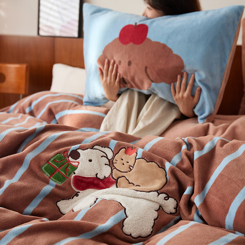 多喜爱（Dohia）牛奶绒四件套冬季加厚保暖双面绒床品床单被套保暖绒三件套小邮差 梦境小邮差 - 刺绣款暖暖绒套件 1.8米床 床单款 （被套230*229cm） 