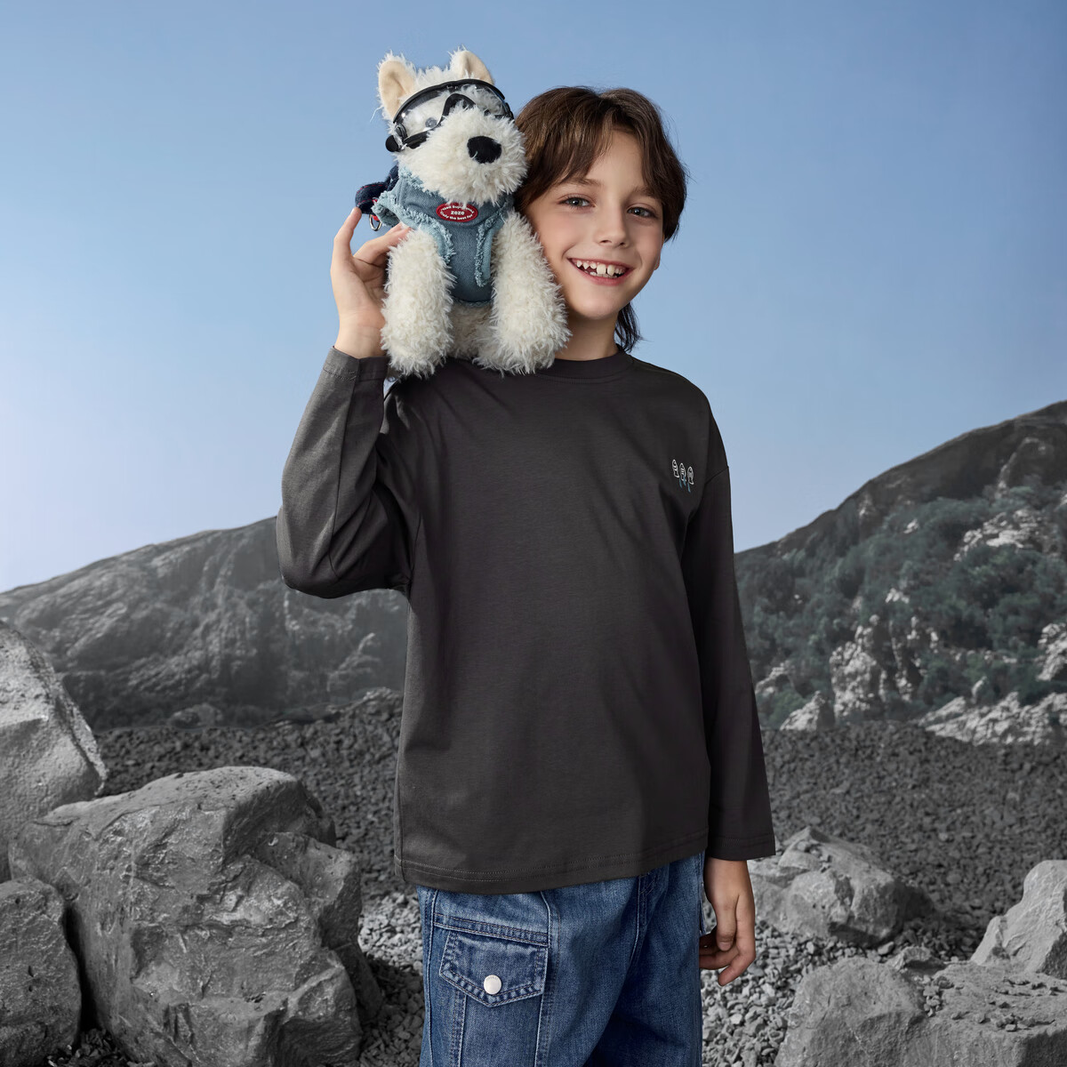 马骑顿（MQD）男童25秋新款街潮学院风卡通打底衫亲肤柔软宽松落肩长袖T恤 碳黑 140