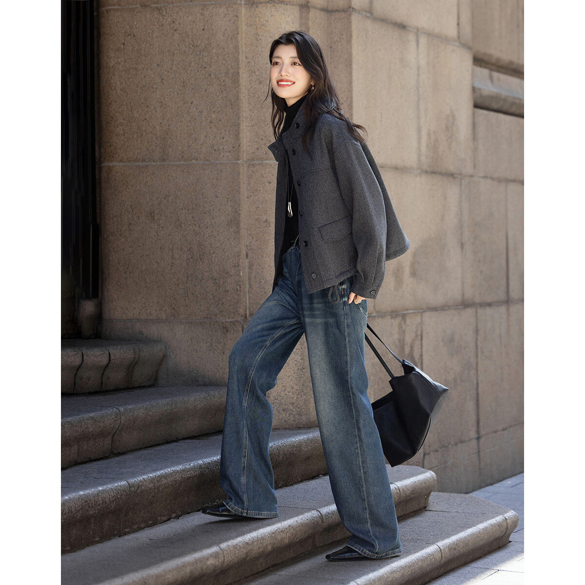 德玛纳【低调轻奢】冬季简约风立领大口袋抽绳可调节宽松廓形感女式外套