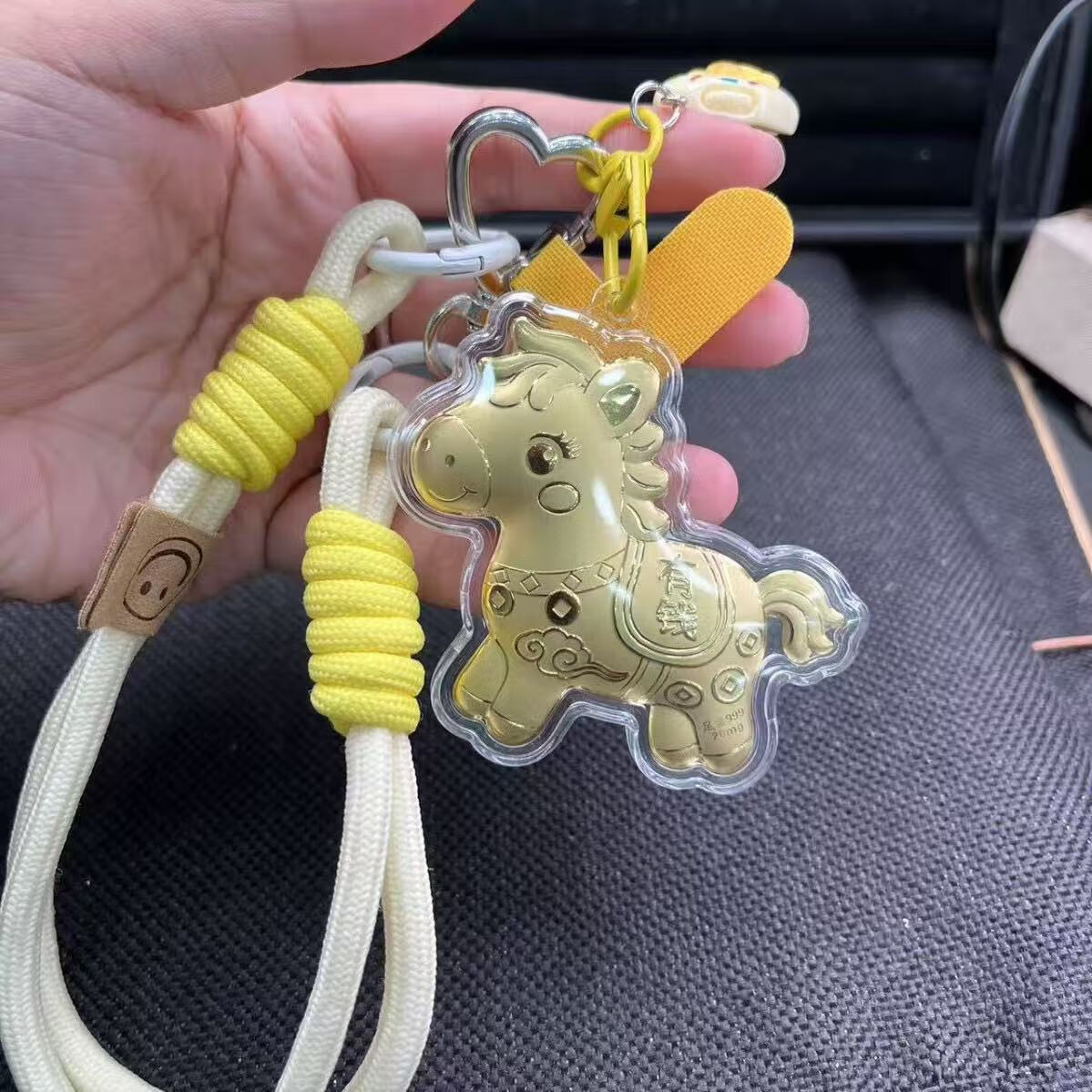 水贝黄金马上有钱足金999钥匙扣包包挂件手机挂绳卡通礼物 马上有钱[黄色挂绳]