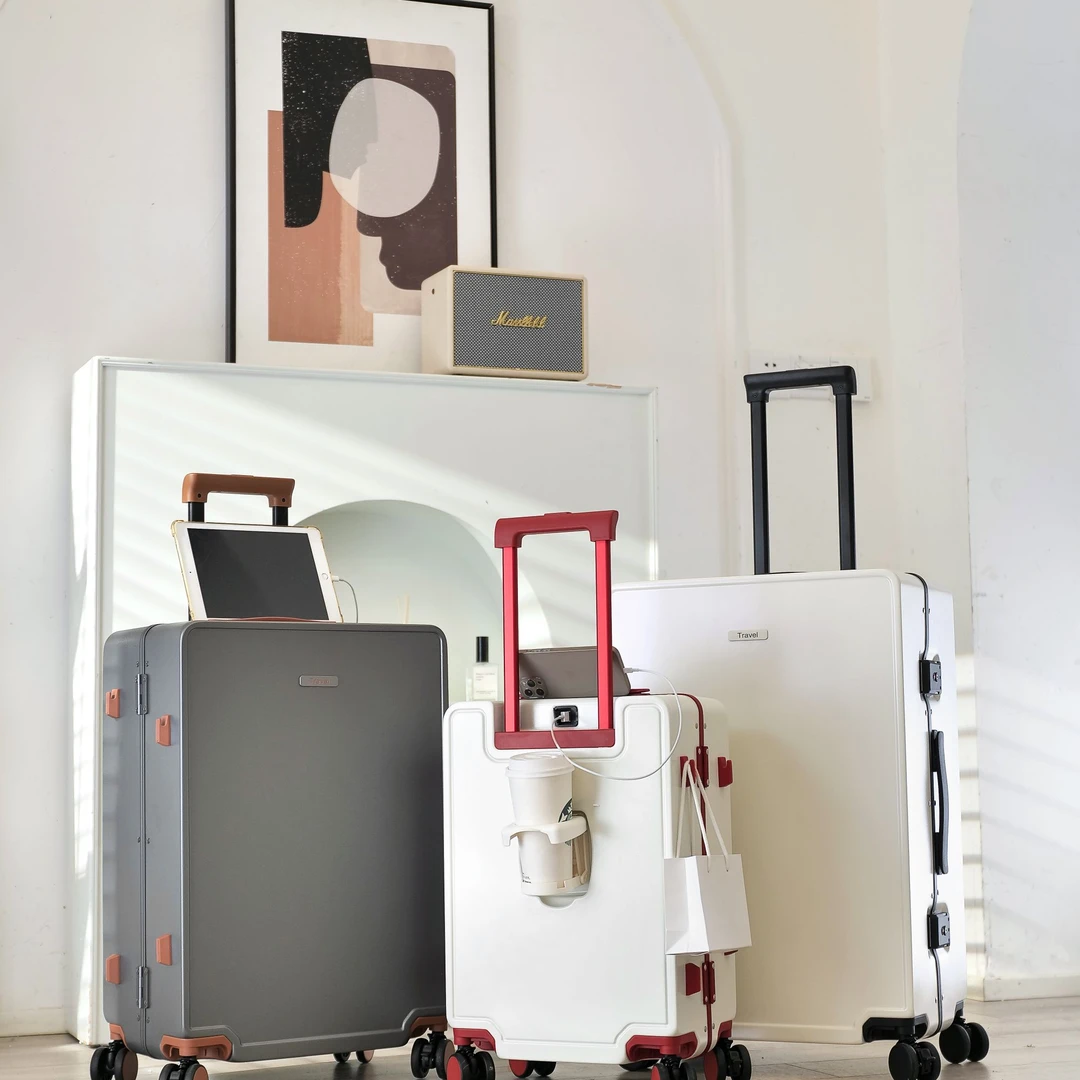 超溶2025新款行李箱大容量旅行箱耐用拉杆密码箱24寸皮箱男女 白色 26英寸