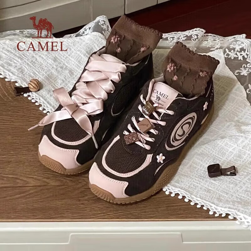 骆驼（CAMEL）月牙德训鞋女运动百搭板鞋网面复古休闲鞋 L25S577059 咖/粉 40