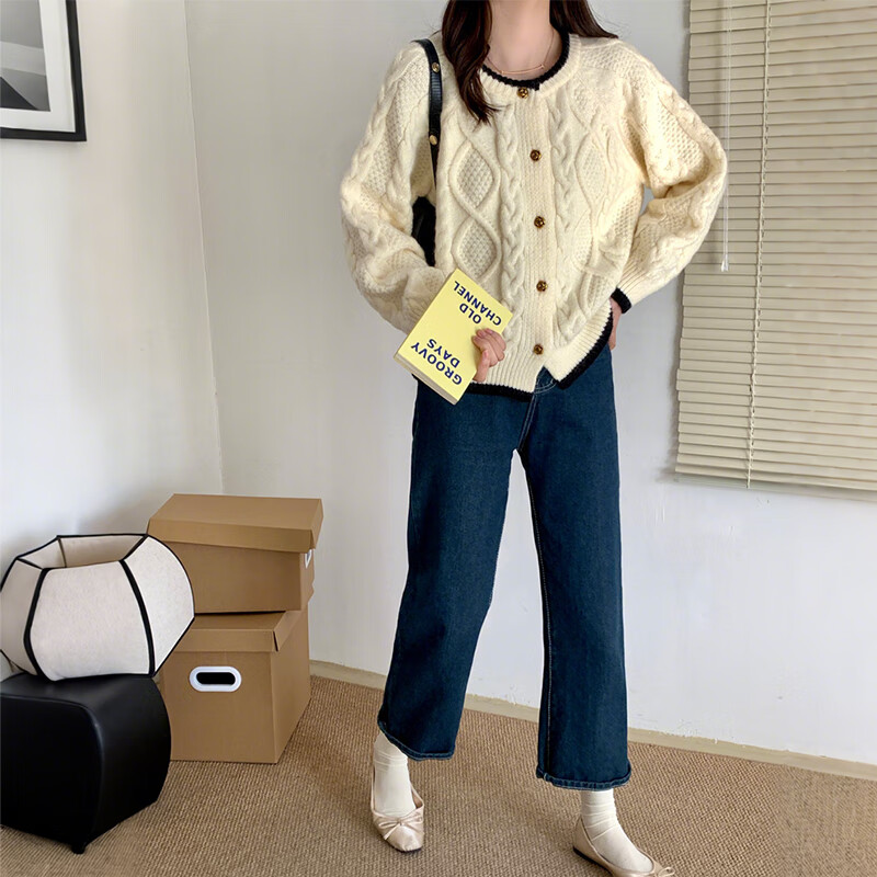 俞兆林毛衣外套女秋冬2025新款圆领麻花撞色针织衫小个子短款慵懒风上衣 米白色 均码 【适合80斤-140斤