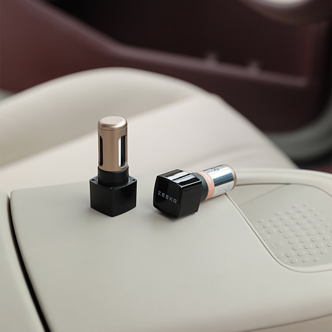 极氪车载智能香氛棒 电子香薰车载香水 适配极氪007/007GT/7X 赫尔辛基的雪