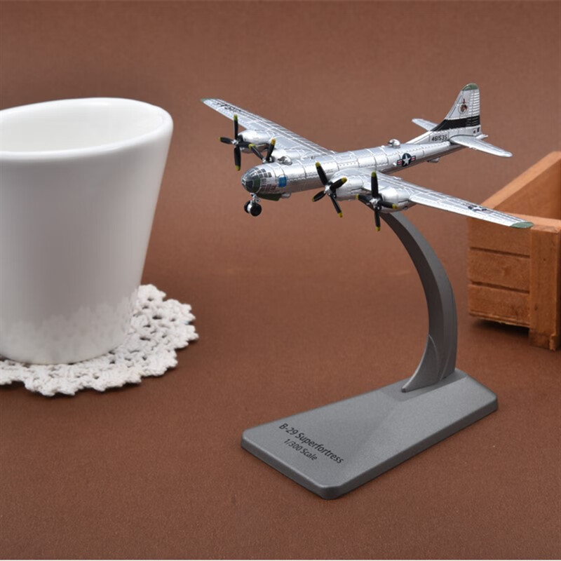 少羽1:300轰炸机模型b29堡垒二战军事合金仿真男孩玩具迷你飞机模型
