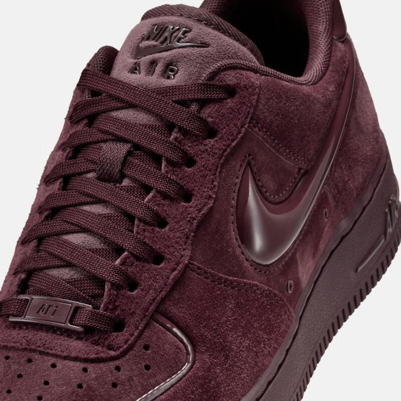 休闲鞋品牌排行前十名：这10款舒适时尚，轻松搭配各种场合