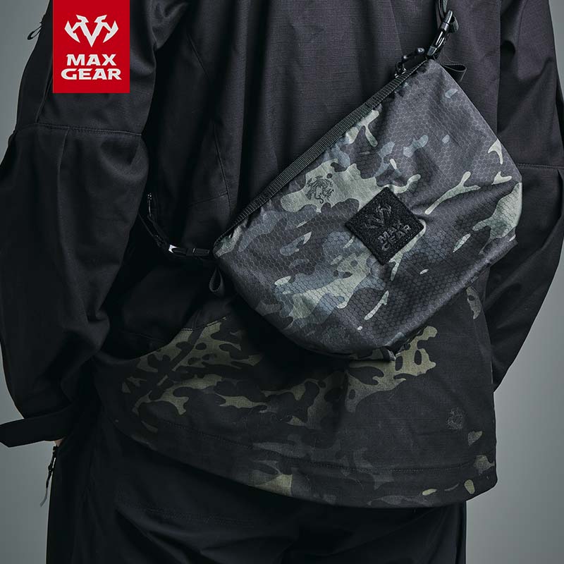 MAXGEAR单肩包，男女个性化军迷都市休闲包，简单轻便单肩斜挎包 暗夜黑