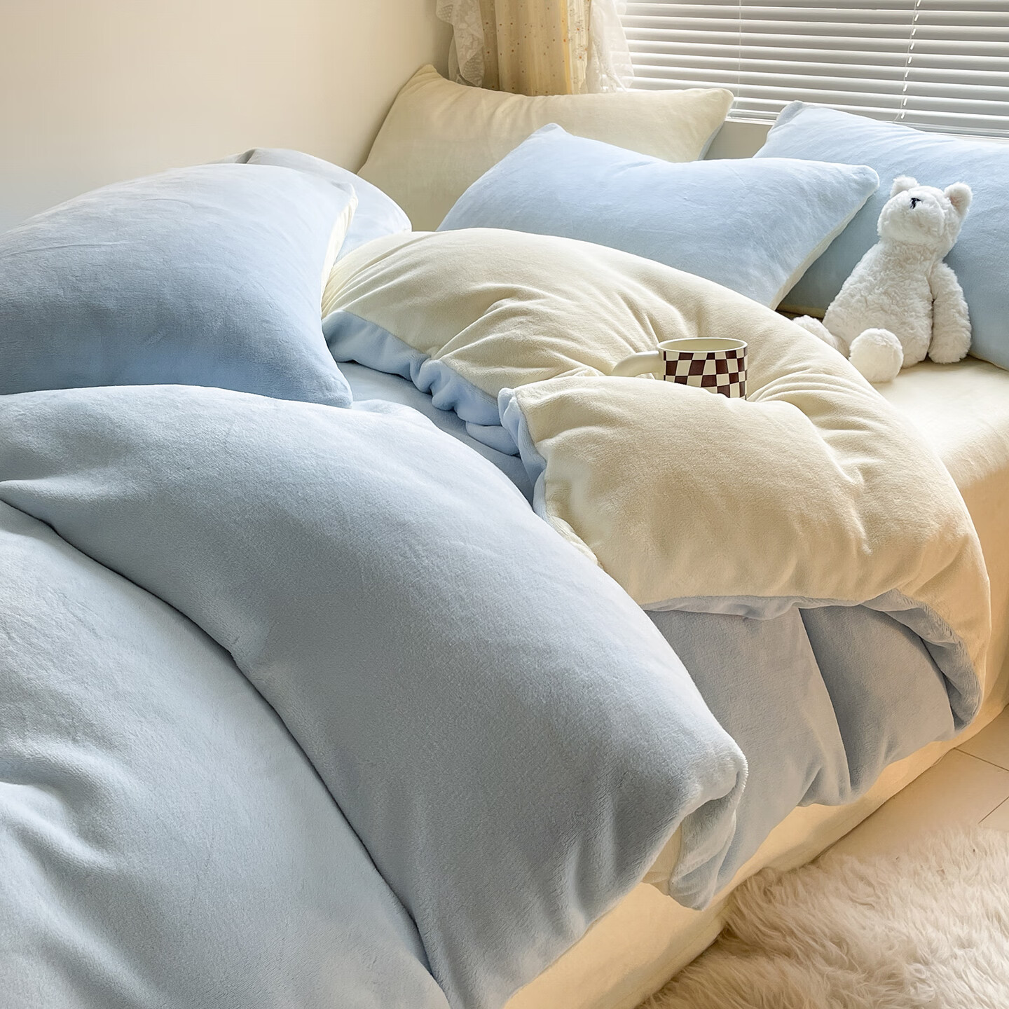 雅鹿纯色秋冬季牛奶绒保暖四件套珊瑚绒床上绒加厚法兰绒被套三件套 浅蓝+奶黄【高克重牛奶绒 厚实保暖】 1.8m四件套 床单款 (被套200*230cm)