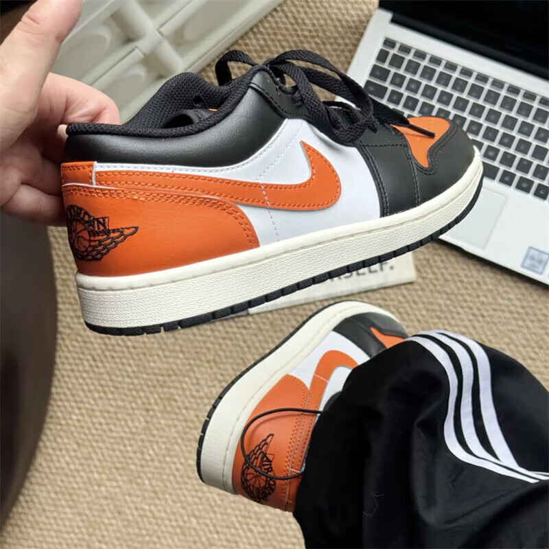 耐克（NIKE）正品AJ1男鞋2025新款AIR JORDAN 1 LOW复古篮球鞋休闲鞋低帮板鞋 553558-081/橙黑白/现货速发 42