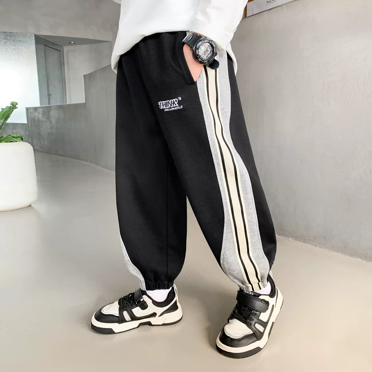 小猪班纳儿童运动裤2025新款男童休闲长裤束脚裤春秋款裤子潮卫裤 夜幕黑 140 建议身高120-130cm