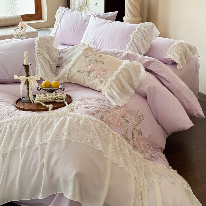 水星系列家纺高级蕾丝少女120S长绒棉轻奢全棉四件套纯棉花边被套床单床上用品 茉柔-紫 120支 全棉刺绣 1.8米床 床笠款 （被套200*230cm）