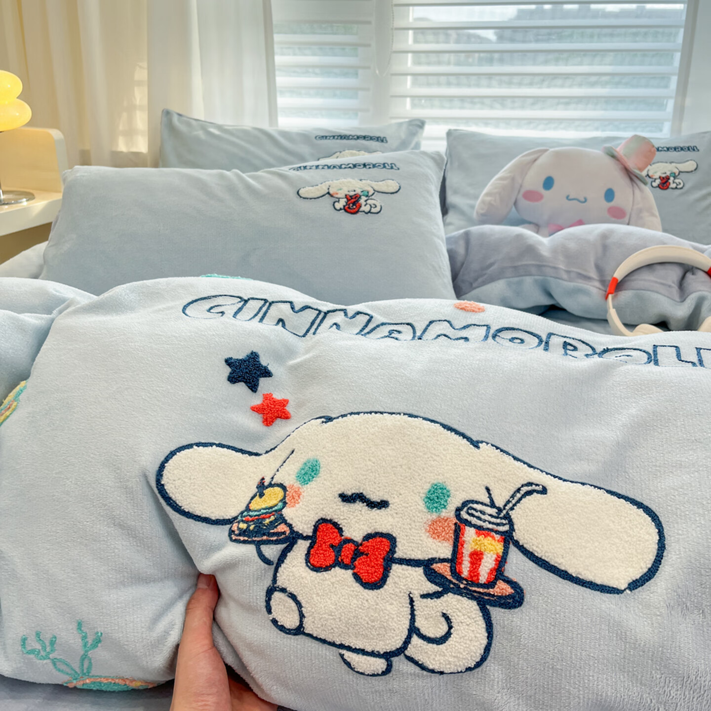 VJE冬季牛奶绒四件套加厚保暖双面绒床单被套可爱卡通学生宿舍三件套 假日云朵狗 三件套1.2m 床单款 -被套150*200cm