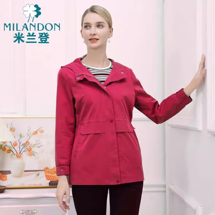 米兰登（MILANDON）中老年妈妈装春秋季新款连帽风衣收腰外套女防风显瘦保暖潮 品红 XL