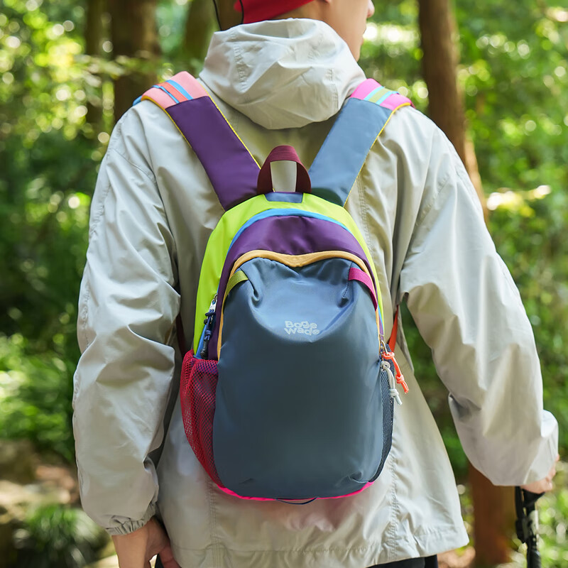 玛嘎户外轻便休闲运动登山包骑行包时尚拼色大学生书包男女生双肩背包 绿拼蓝