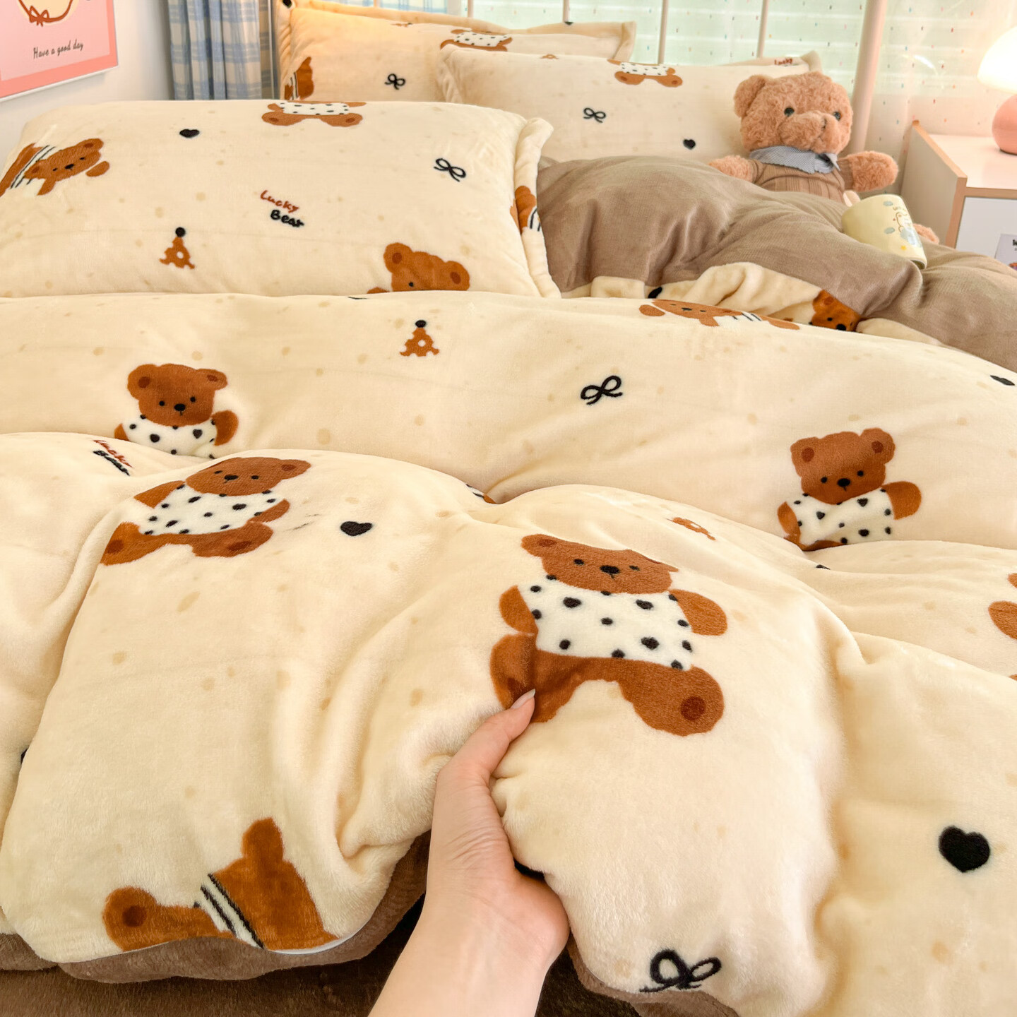 多兰诗牛奶绒四件套 秋冬保暖雪花绒单双人宿舍家用珊瑚绒床单四件套 酥酥小熊咖 1.8米 床笠款 (被套200*230cm) 四件套