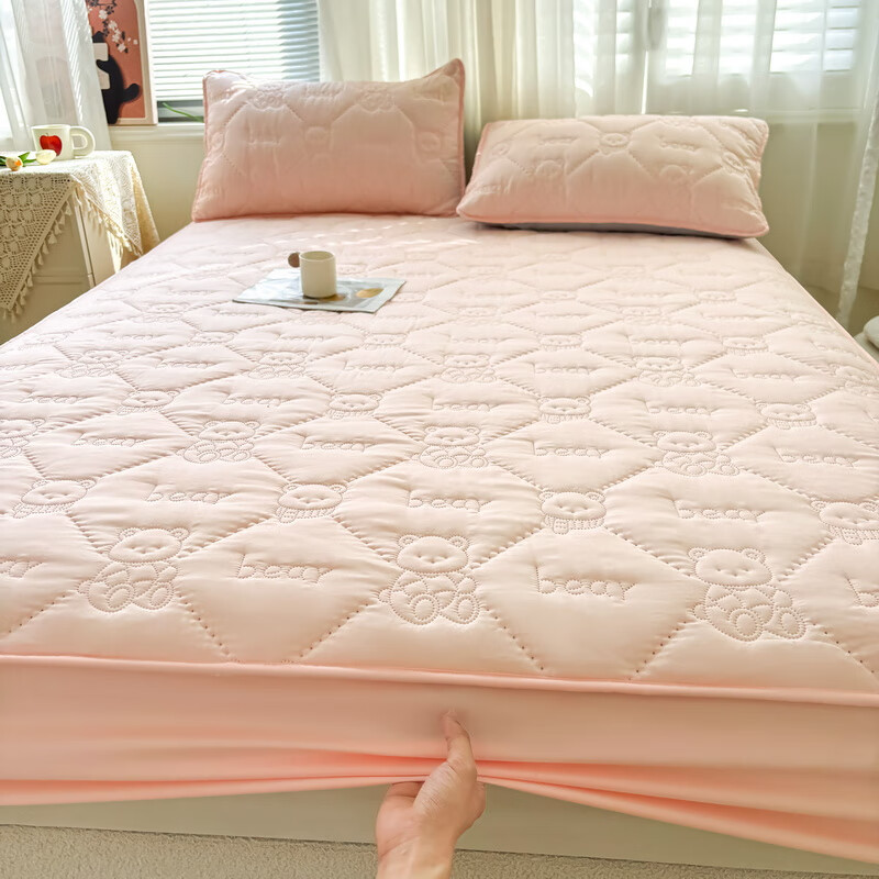 雅鹿加厚夹棉床笠防尘绗缝床罩三件套隔脏床盖床垫保护套床上用品 小熊夹棉床笠-奶油粉【蓬松柔软 四季通用】 180*200cm单床笠+枕套一对