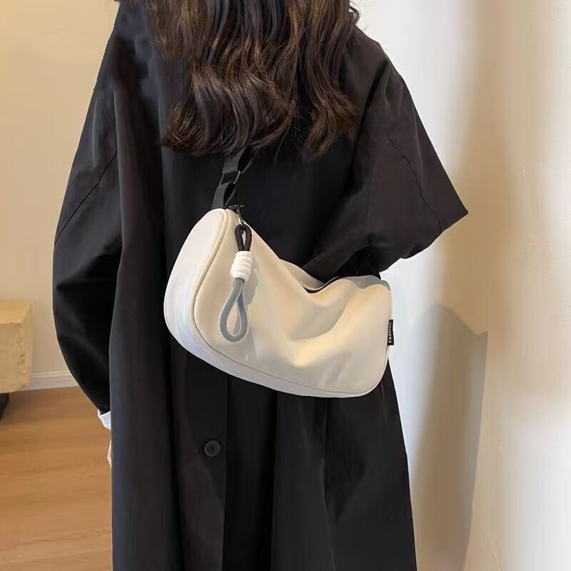 【严选百货】大容量尼龙帆布包包女时尚2024新款休闲单肩包百搭宽 白配蓝