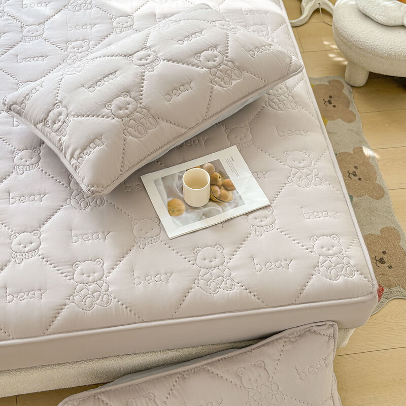 雅鹿加厚夹棉床笠防尘绗缝床罩三件套隔脏床盖床垫保护套床上用品 小熊夹棉床笠-山灰【蓬松柔软 四季通用】 180*200cm单床笠