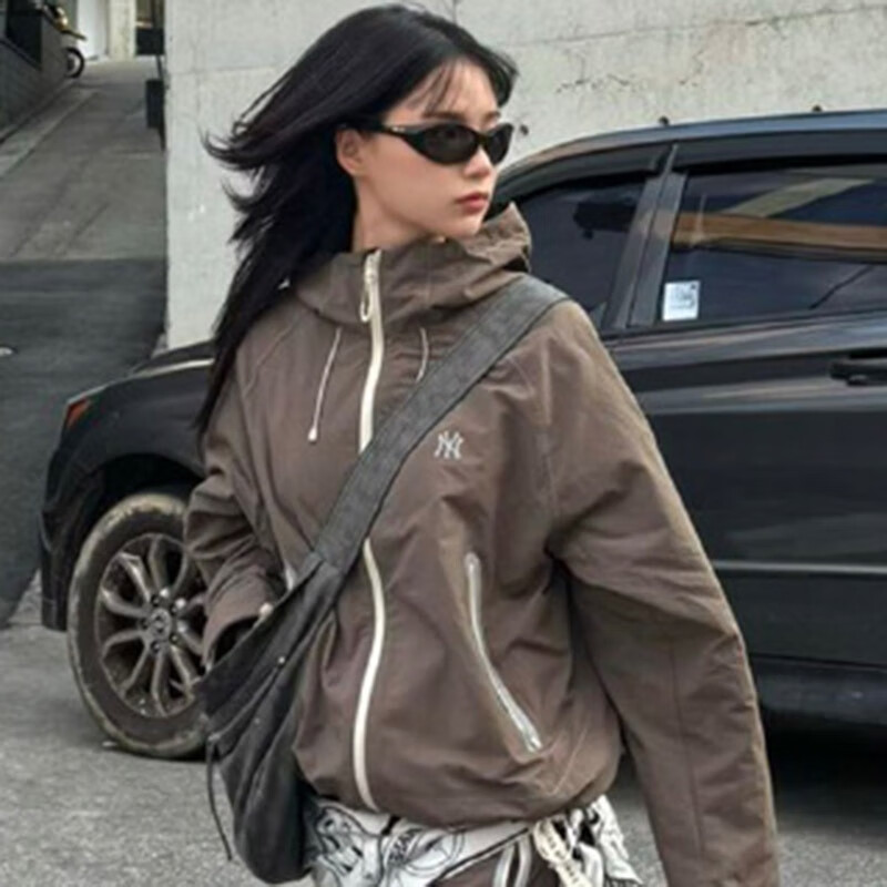 MLB官方 拉链冲锋上衣女春季新款撞色夹克潮流防风连帽外套 纽约洋基队/浅棕色 XS 160/84A