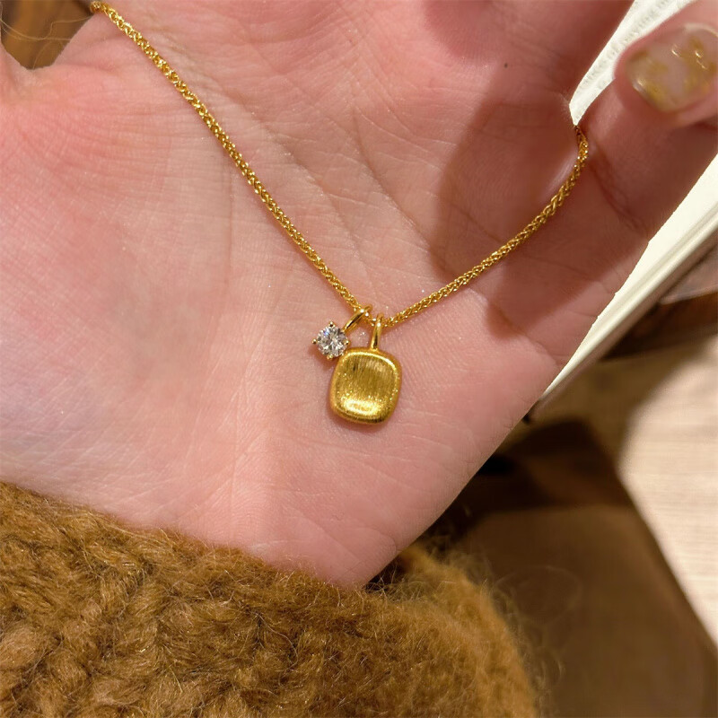 胖东来同款小方糖项链 超仙24k金拉丝方糖皓石吊坠轻奢小众感毛衣 拉丝方糖皓石项链