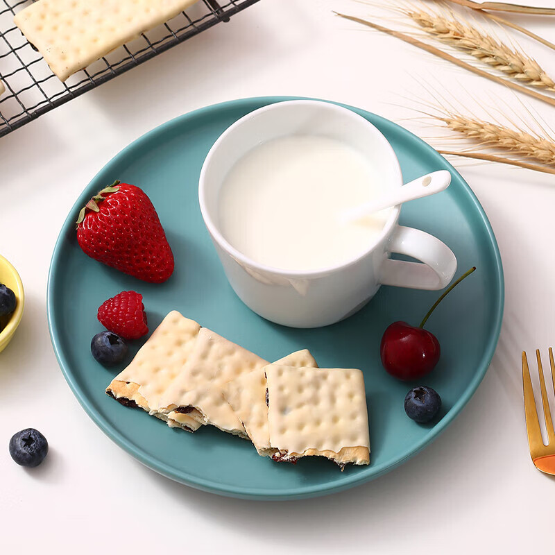 麦维他果悠萃 夹心消化饼干进口休闲儿童解馋小零食早餐点心独立小包装 草莓酸奶涂层 142g*3盒