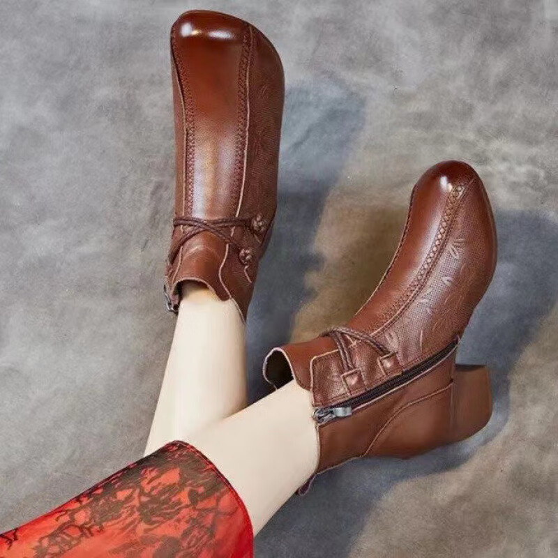 秋冬季单靴粗跟短靴女民族风压花圆头CSph女复古圆头软底马丁靴jd 深棕色 加绒 36