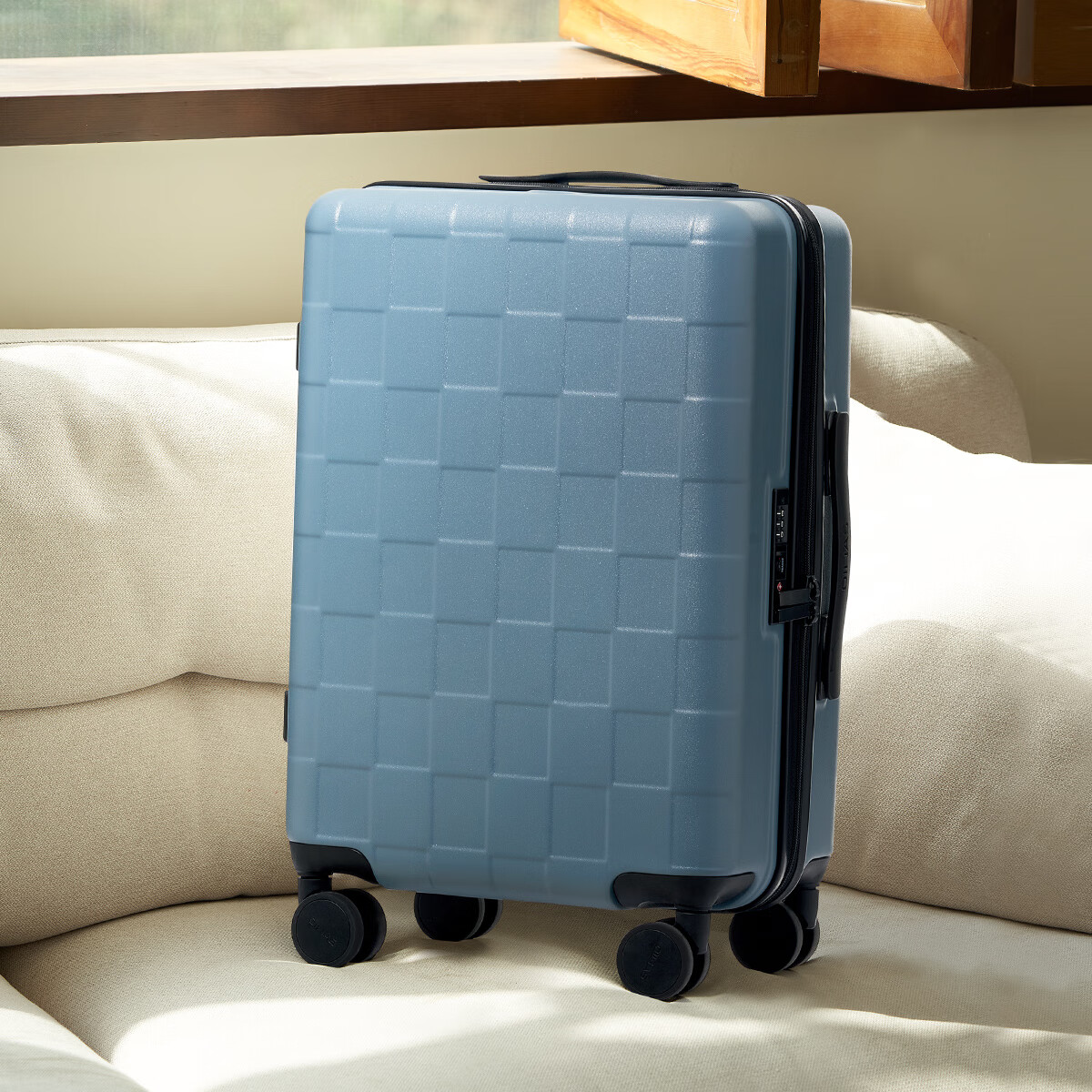 爱华仕方糖箱大容量行李箱结实耐用轻便密码登机箱旅行拉杆箱皮箱子 灰蓝色 【新升级配色】 24英寸 【3-5天中途行】