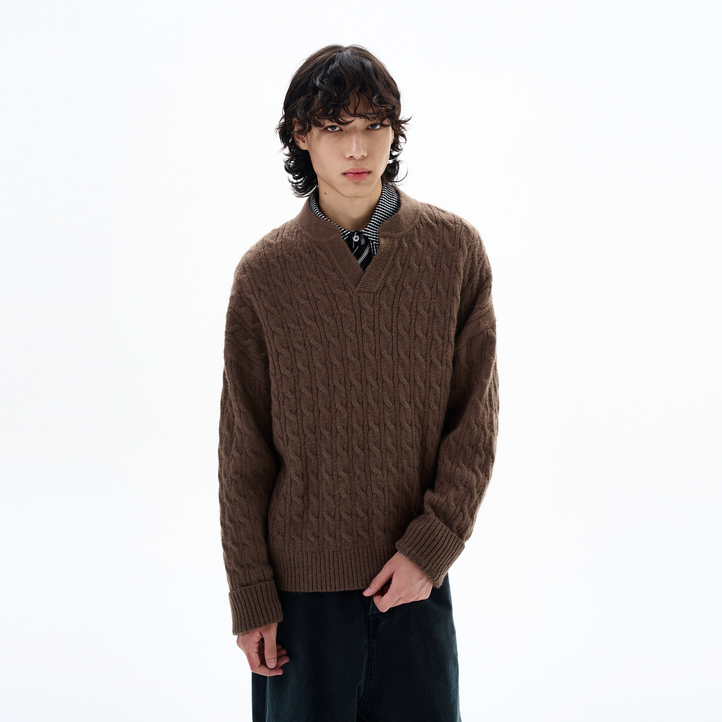 尾郎的店 秋冬美式复古高级感绞花纹V领毛衣男老钱风亨利领针织衫新年 深卡其色 M