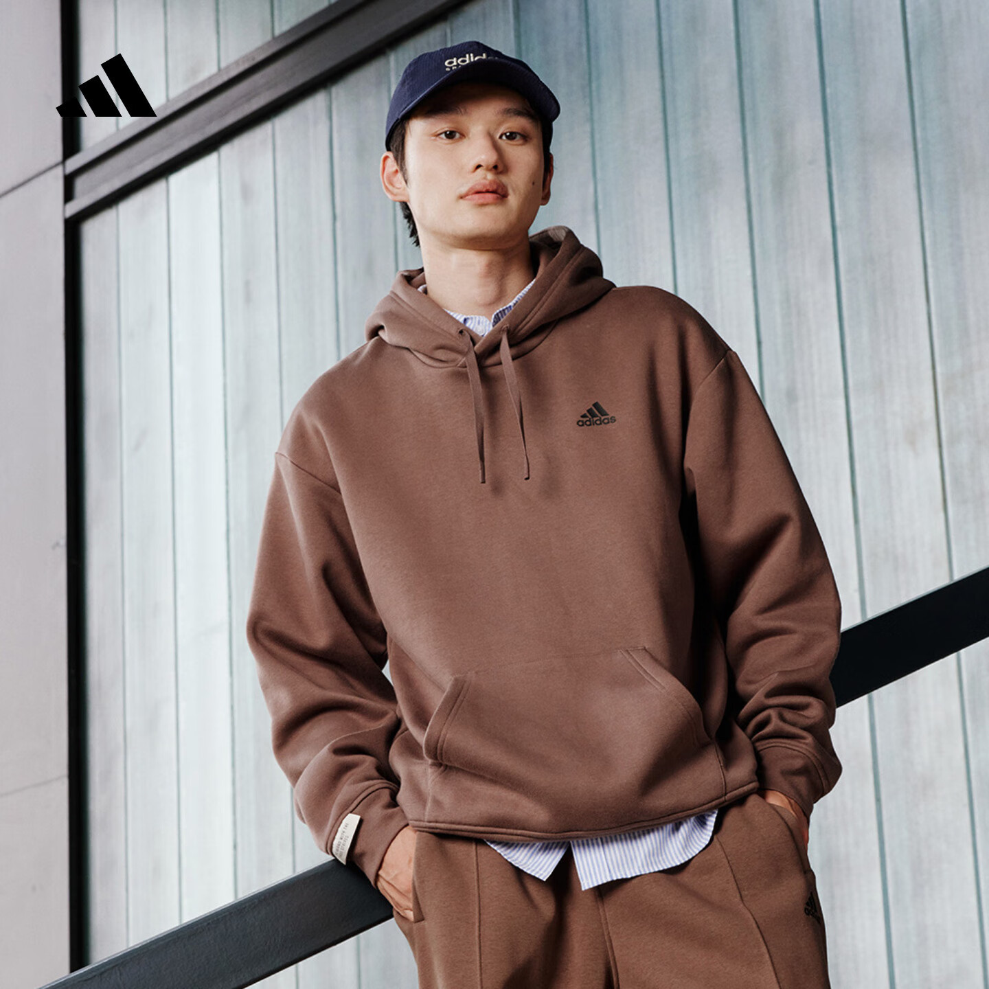 adidas情侣加绒加厚宽松连帽长袖套头卫衣男女秋冬阿迪达斯轻运动 岩层深土地棕/黑色   L  