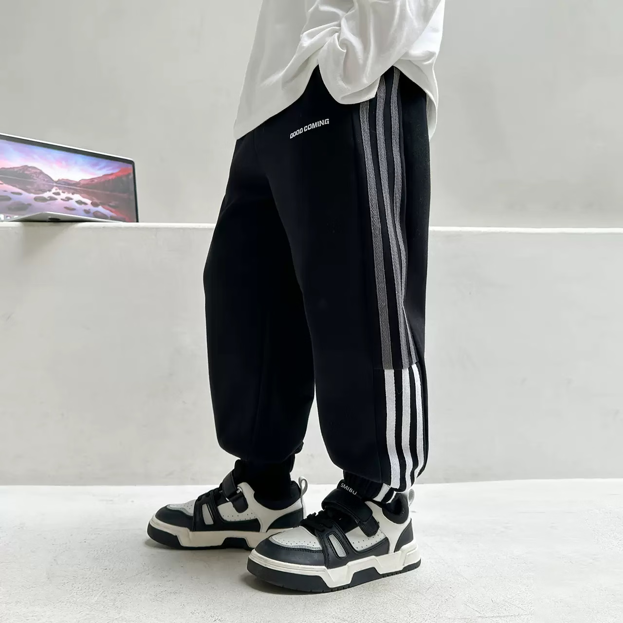 小猪班纳儿童运动裤2025新款男童休闲长裤束脚裤春秋款裤子潮卫裤 灵犀黑 160 建议身高140-150cm