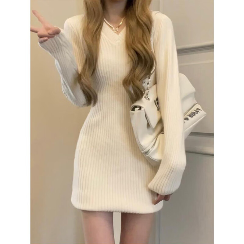 超好看黑色长袖气质修身显瘦v领针织包臀连衣裙子女秋季2025新款 杏色 M