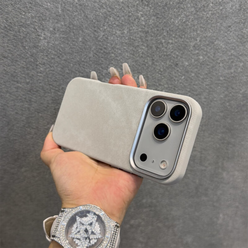 倍思创适用iPhone17ProMax法兰绒磁吸手机壳苹果16全包防摔17 Air保护套不沾指纹 红色【磁吸】 iPhone12