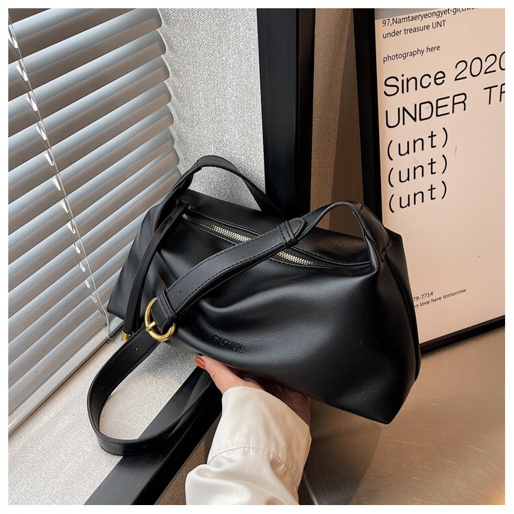 卡帝乐鳄鱼新品2025新款潮流秋冬休闲软皮托特包斜挎包包女大容量感单