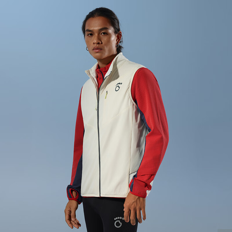 马孔多（macondo）跑步套装男女款方格跑步外套轻量运动马甲运动套装 竞速红+骨白色 男 M 199.19元