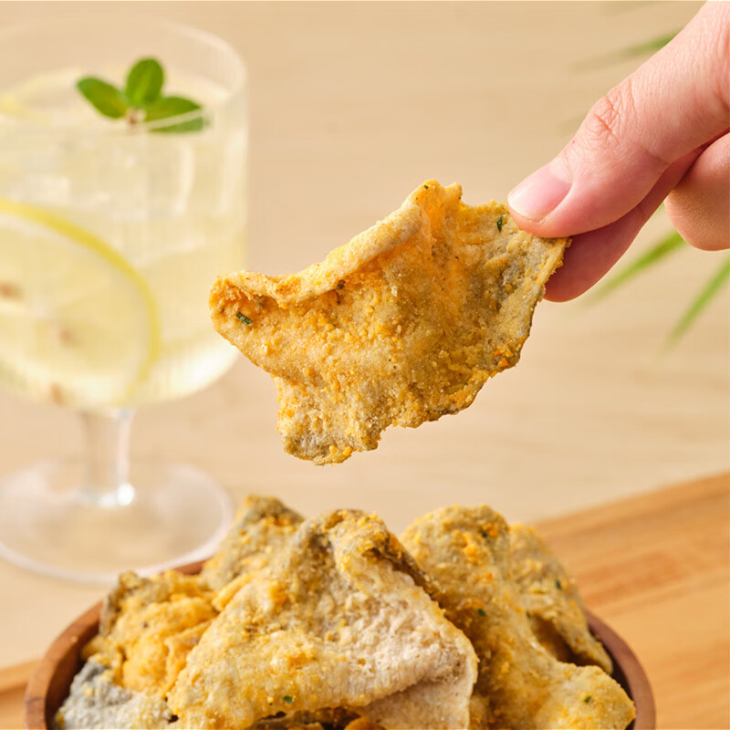 盒马MAX咸蛋黄香脆鱼皮 蜜汁烤片 追剧休闲解馋零食即食 咸蛋黄香脆鱼皮 80g