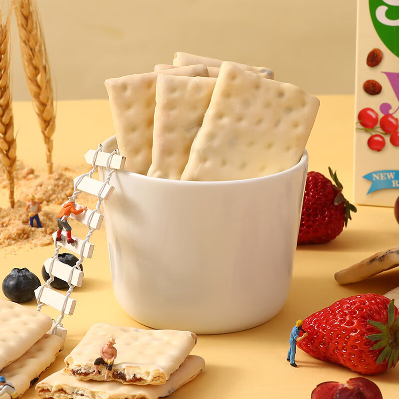 麦维他果悠萃 夹心消化饼干进口休闲儿童解馋小零食早餐点心独立小包装 草莓酸奶涂层 142g*3盒