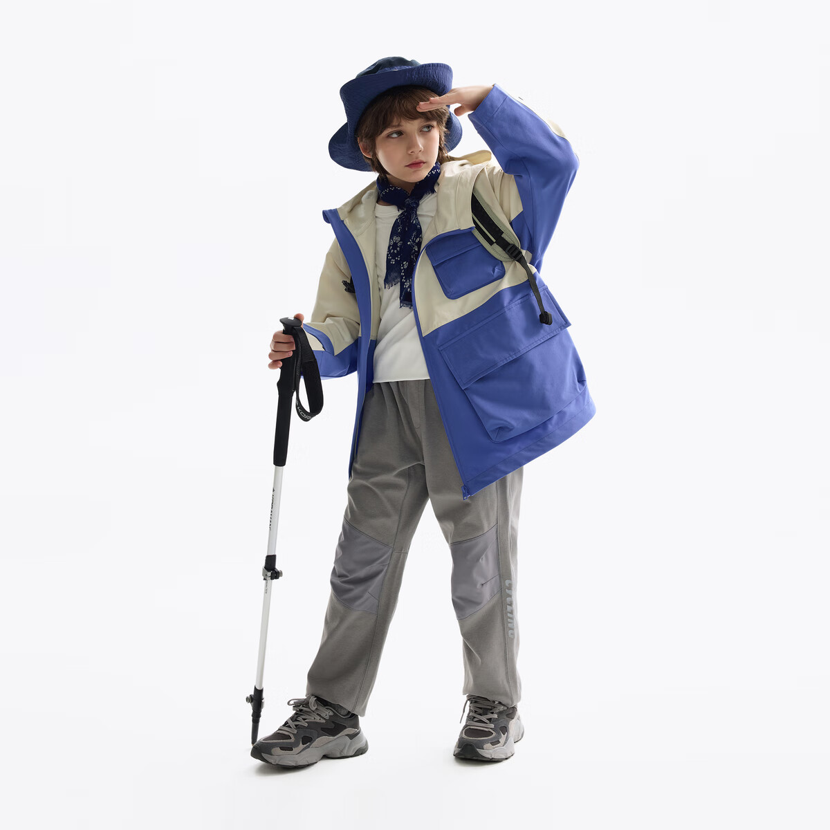 马骑顿(MQD)童装儿童风衣2025新款春秋季男童连帽外套斜门襟拼色时尚上衣 海岸蓝 150