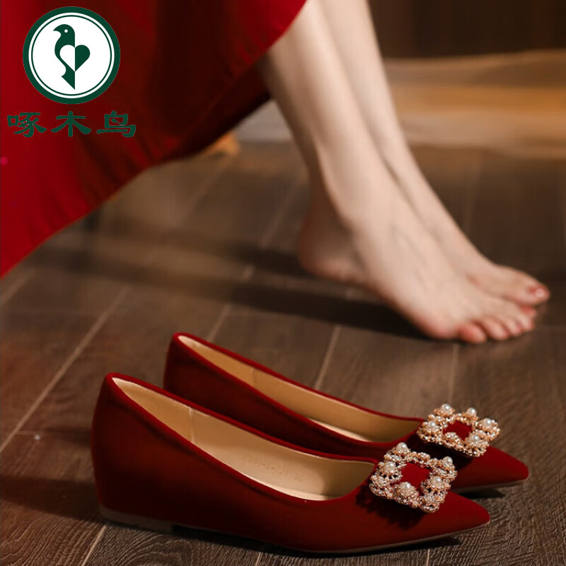 啄木鸟红色婚鞋2026新款新娘鞋秀禾敬酒两穿不累脚孕妇可穿平底内增高鞋 酒红色方扣 37