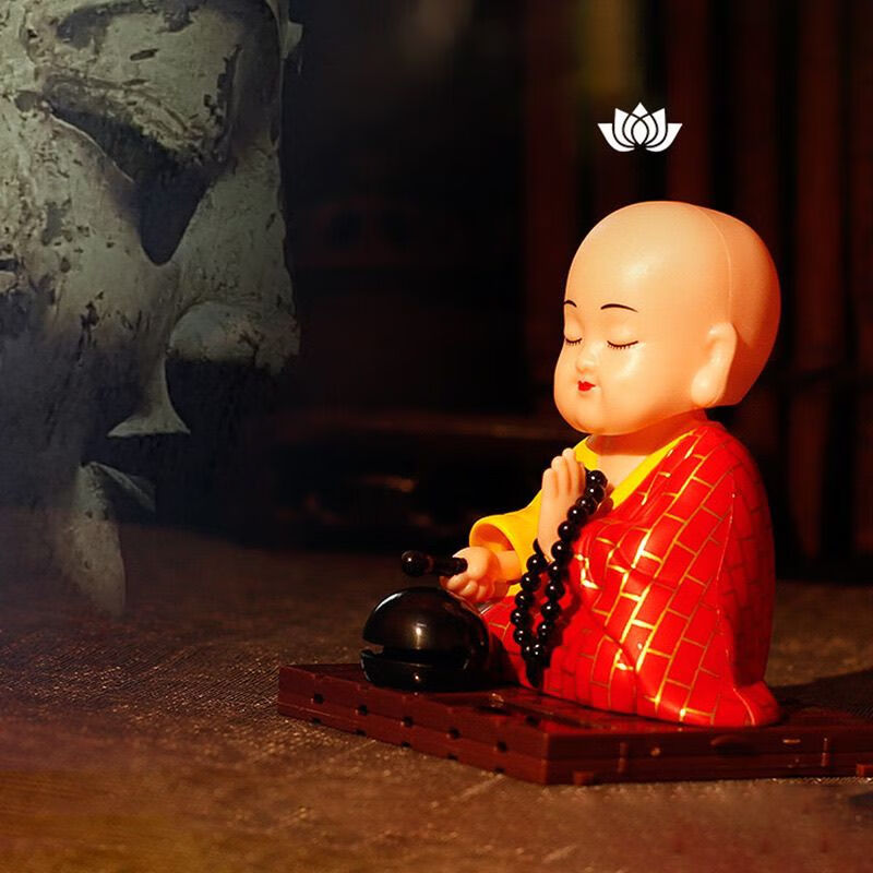 卡驰慕宁小和尚摆件敲木鱼新款创意礼品太阳能上班公位车载摇点头解压 【正方底座款】红色小摆件 【持久太阳能动力款】敲木鱼+点头