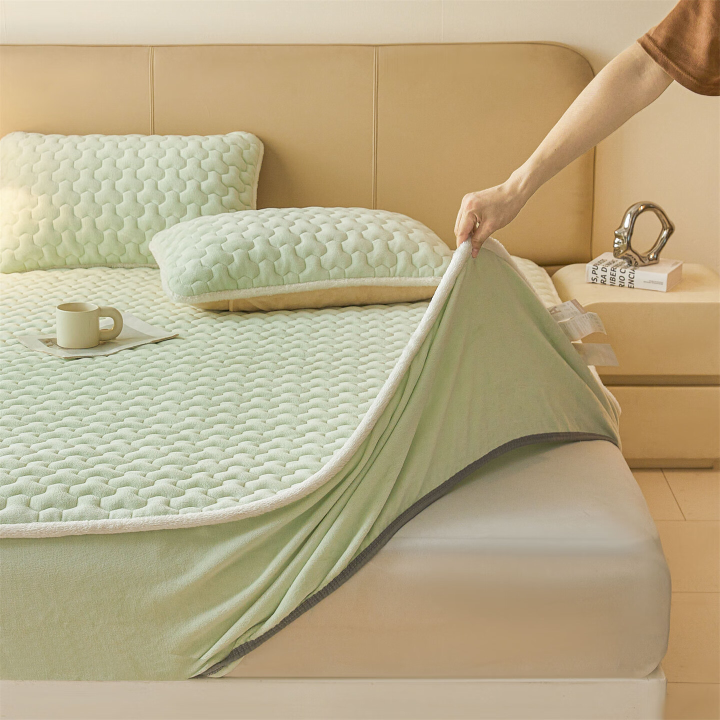 雅鹿牛奶绒夹棉床笠1.8米x2米床单床套罩床垫保护套加厚a类母婴三件套 牛奶绒夹棉床笠-薄荷绿【A类加绒加厚】  150*200+30cm高度