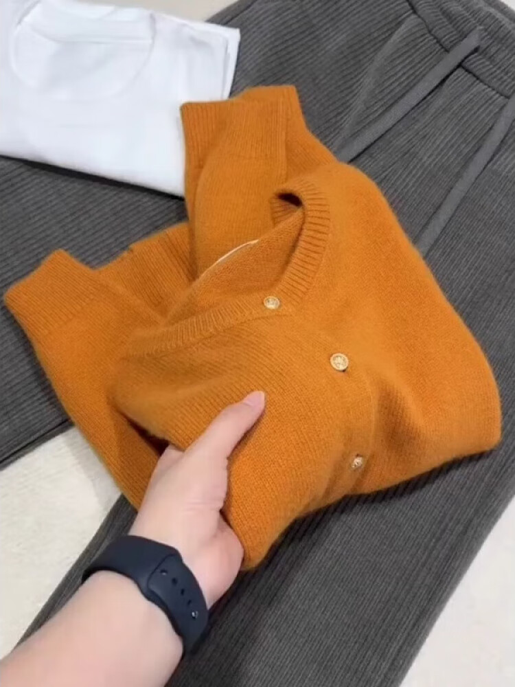 2024法式复古小金扣短款圆领长袖针织开衫正肩外穿早秋薄款毛衣均 橘色