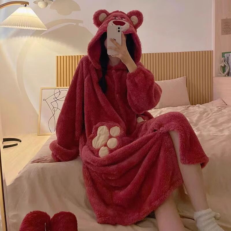 诗莉奥（SHILIAO）2025年新款珊瑚绒睡衣女秋冬季唐老鸭加厚加绒可爱连帽睡袍家居服 玉桂狗睡袍 均码 【90-140斤】