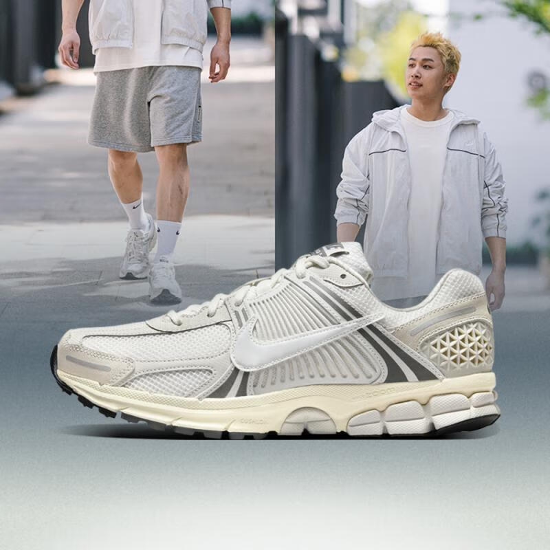 �Ϳˣ�NIKE��Zoom Vomero 5 SE ��Ь����͸������ʱ������ѵ���˶�����Ь HF0731-007 41 535Ԫ
