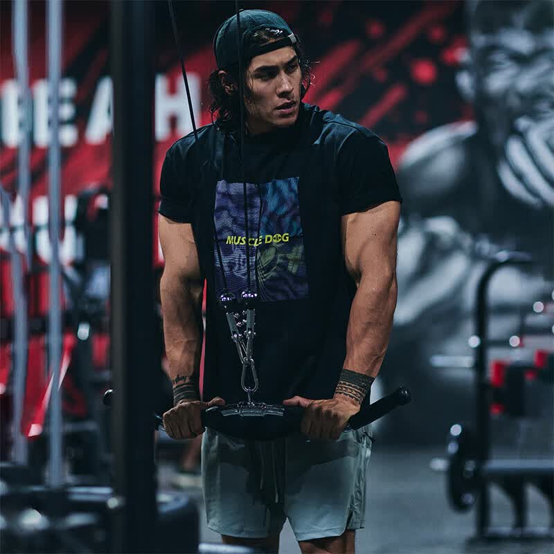MUSCLE DOG肌肉狗 短袖T恤男2025新款波普LOGO印花圆领宽松运动训练健身上衣 咖色 3XL